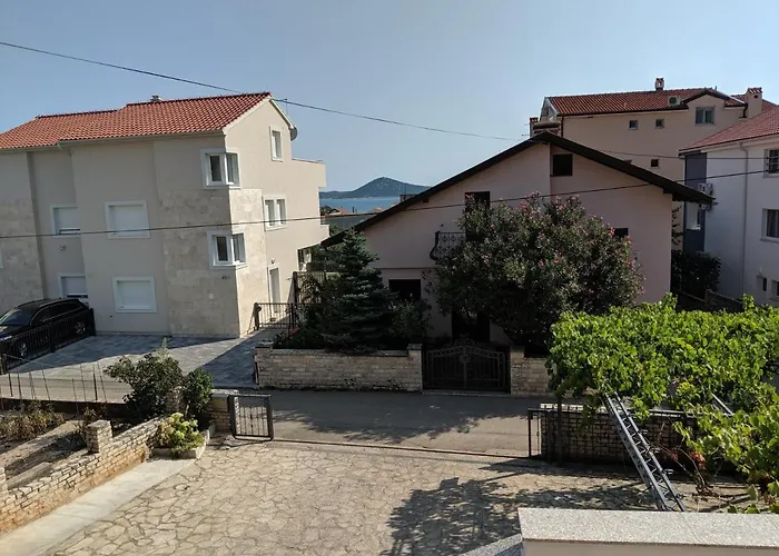 With Parking Space - 18428 Vodice